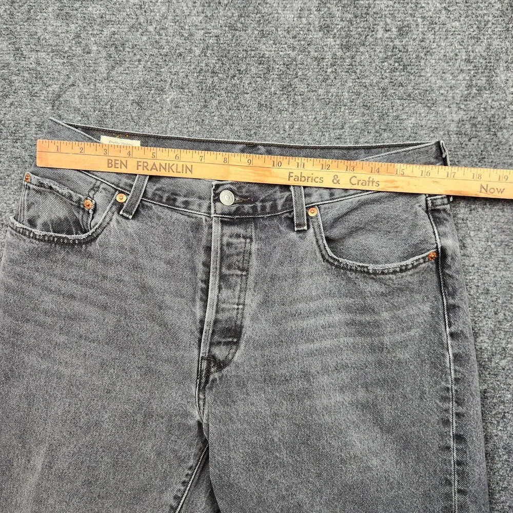 Levis Premium 501 Jeans Mens 32x32 Gray Button Fly Straight Leg Denim A1959-0003